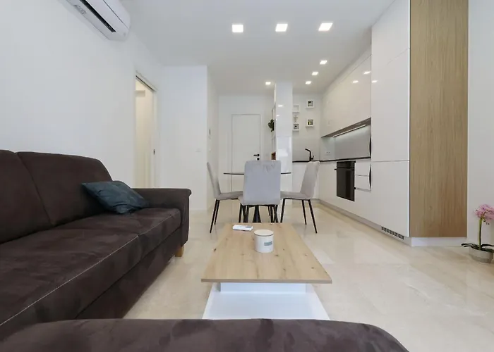 Brkic In - With Balcony Apartman *